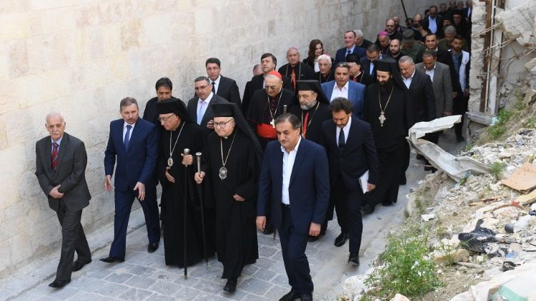 Patriarca de Antioquia dos melquitas, Youssef Absi, na reabertura da Igreja greco-católica de Nossa Senhora, em Aleppo