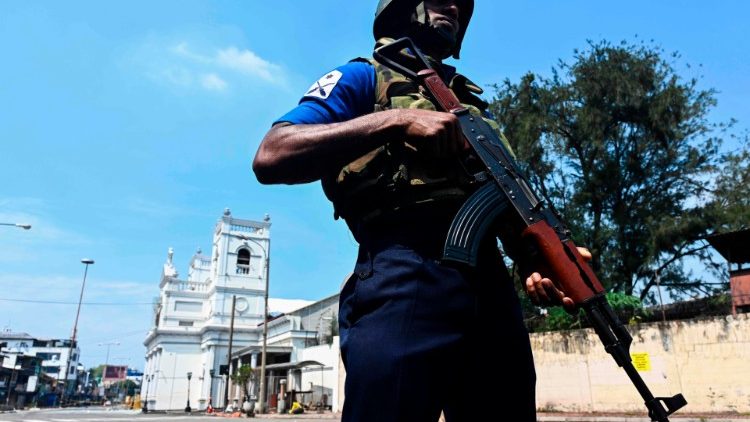 Forti misure di sicurezza nella capitale Colombo 