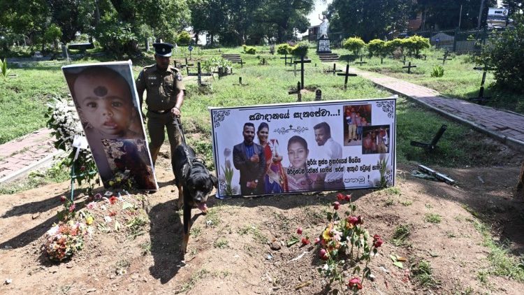 Sri Lanka: pogrzeby ofiar przy przy wzmożonych środkach bezpieczeństwa