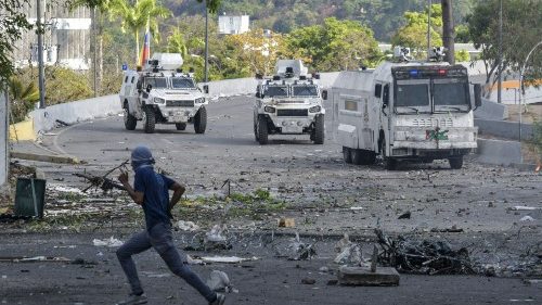 Mons. Moronta denuncia ataque a una iglesia en Venezuela