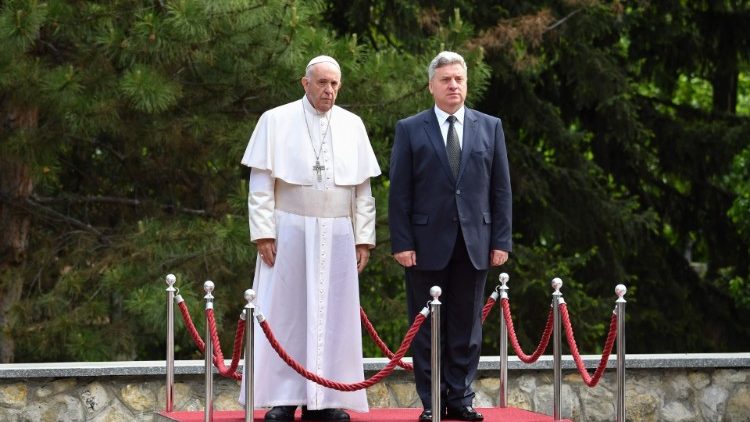 Pope Francis  and President  Gjorge Ivanov of North Macedonia in Skopje. 
