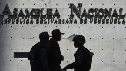 topshot-venezuela-crisis-national-assembly-se-1557989635188.jpg