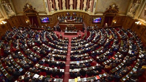 Frankreich: Senat veröffentlicht Missbrauchs-Bericht