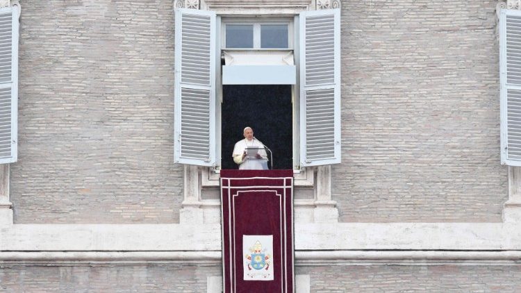 Папата Фрањо за време на молитвата Царице небесна на 26 мај 2019