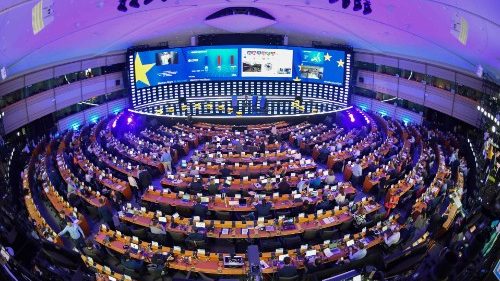 Elezioni europee: nuovo Parlamento a netta maggioranza europeista 