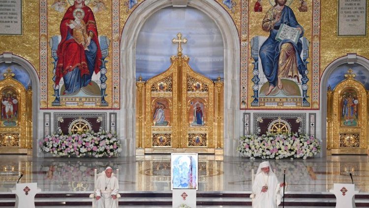 Pope Francis prays the 'Our Father' in Bucharest's Orthodox Cathedral