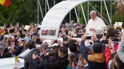 Papst an Rumäniens Jugend: „Glück kommt daher, dass man andere glücklich macht"