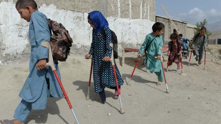 Афганистански деца-инвалиди 