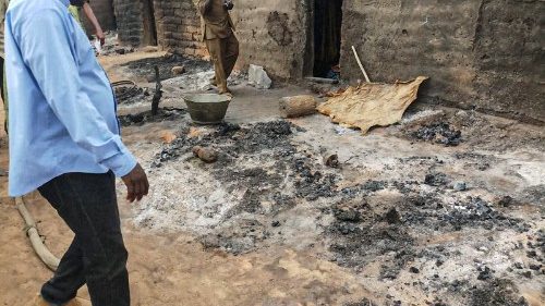 Malí: asesinan a un centenar de personas en una aldea de la etnia Dogon