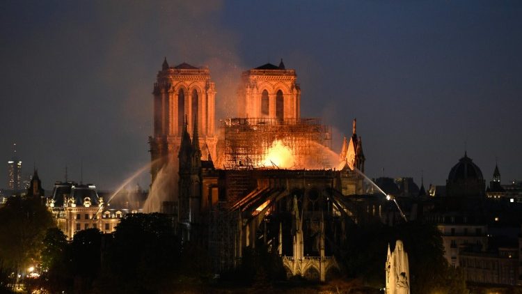 La cathédrale Notre-Dame de Paris dans les flammes, le 15 avril 2019. 