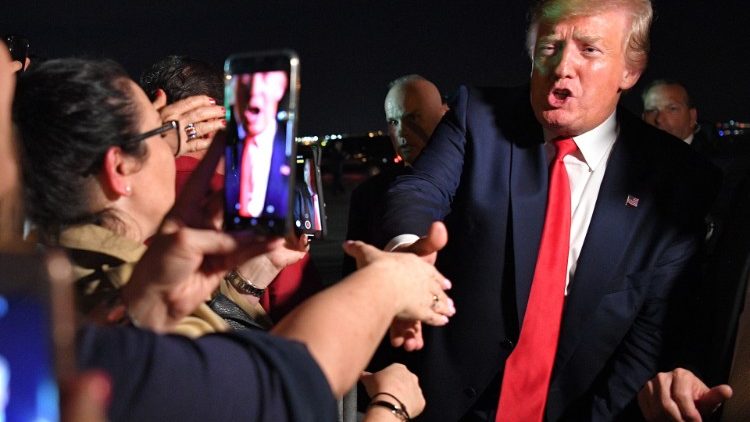 Donald Trump à son arrivée à l'aéroport de Miami le 18 juin. 