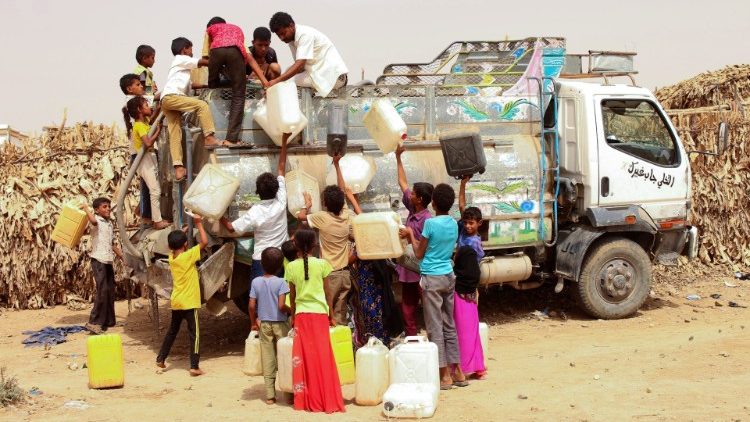 Dostava pitke vode interno raseljenim osobama u Jemenu