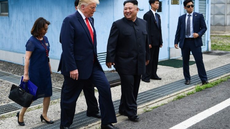 Trump i Kim na granicy Korei Północnej