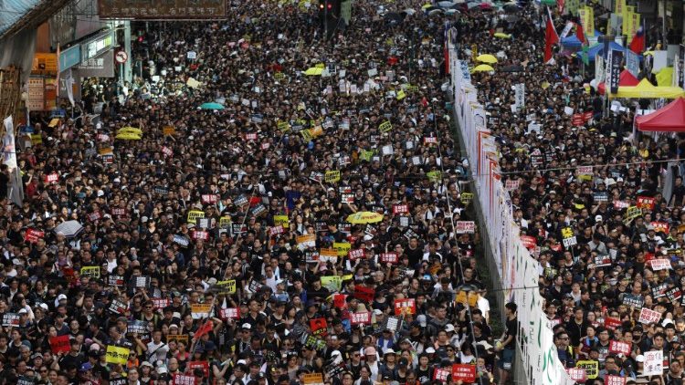 Протести в Хонконг в защита на конституционните свободи
