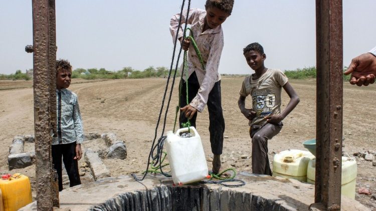 Jednym z podstawowych problemów w Jemenie jest brak dostępu do wody pitnej