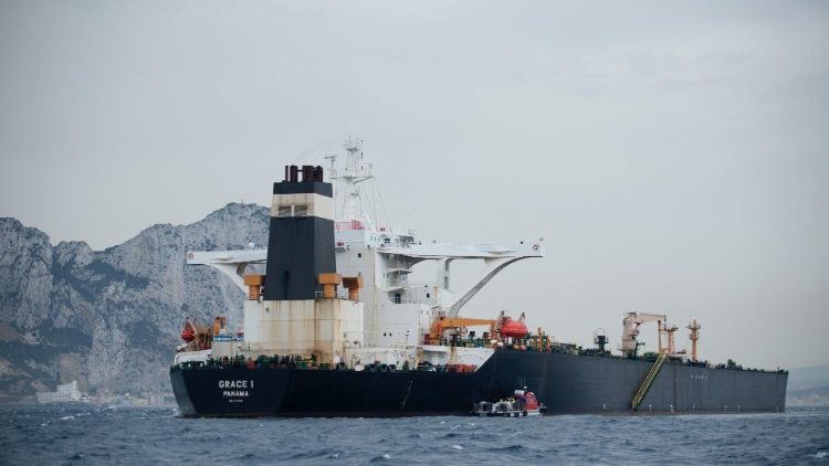 Le pétrolier iranien intercepté au large de Gibraltar, car soupçonné de vouloir livrer de l'or noir à la Syrie malgré l'embargo occidental sur ce pays.