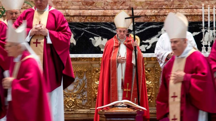 Папата Фрањо на погребот на кардинал Сарди