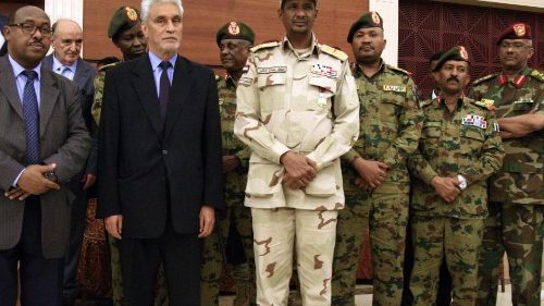 Sudan: firmato nella notte l’accordo tra militari e opposizione