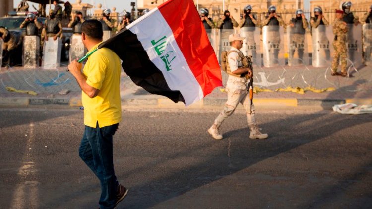 Иракски сили за сигурност в Басра след протестните демонстрации срещу корупцията и безработицата 20.07.2019 