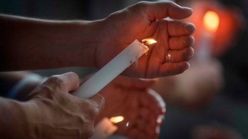 Папа молится о жертвах массовых расстрелов в США