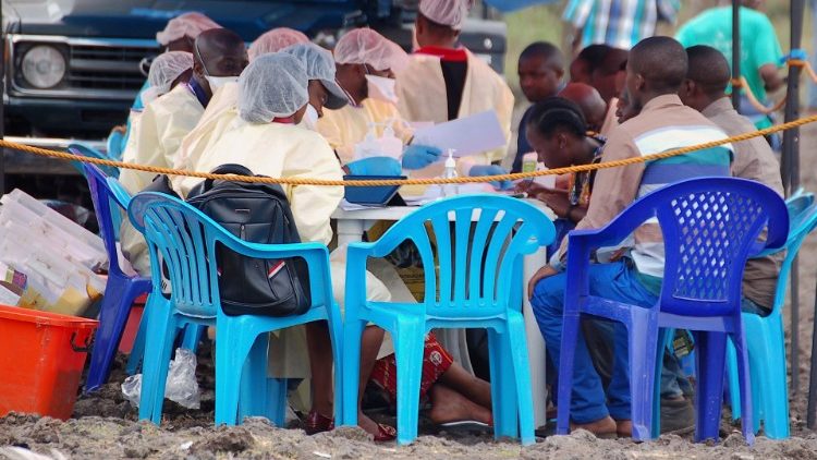 Медыкі праводзяць вакцынацыю супраць эболы. Ілюстрацыйнае фота