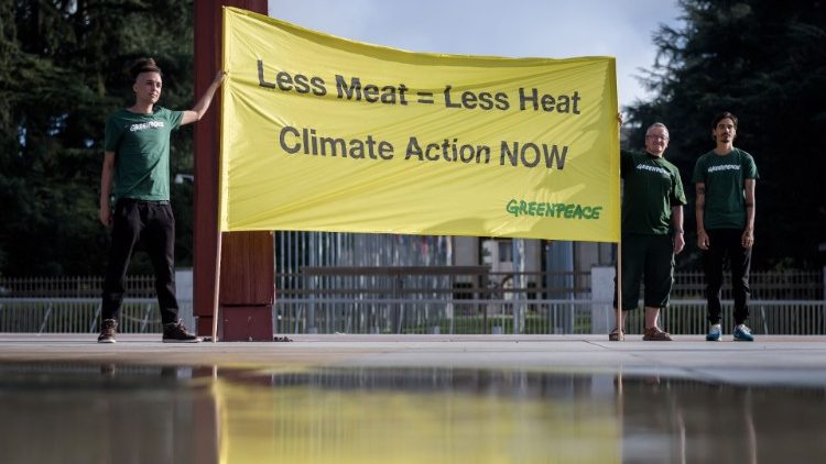 Ambientalisti a Ginevra chiedono azioni immediate di contrasto ai cambiamenti climatici