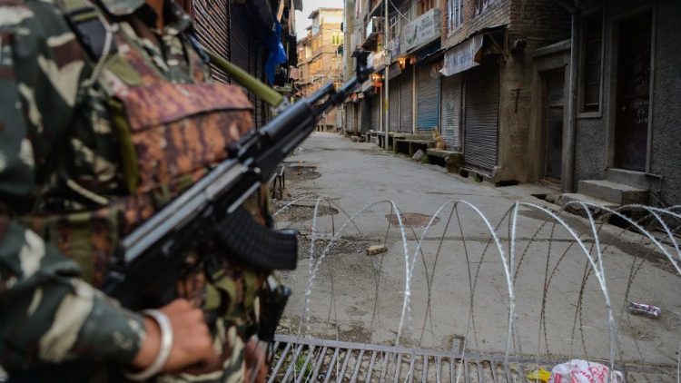 Indie cofają specjalny status dla regionu Kaszmiru	
