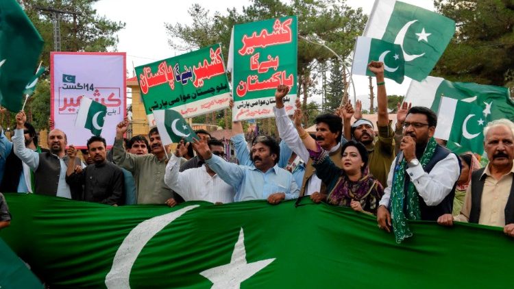 Пакистански християни протестират в подкрепа на Кашмир