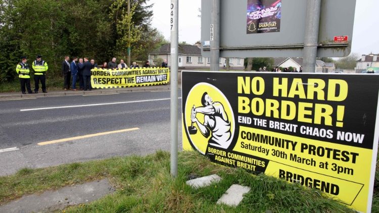 Une manifestation contre le rétablissement de la frontière irlandaise, en avril 2019 à Derry.