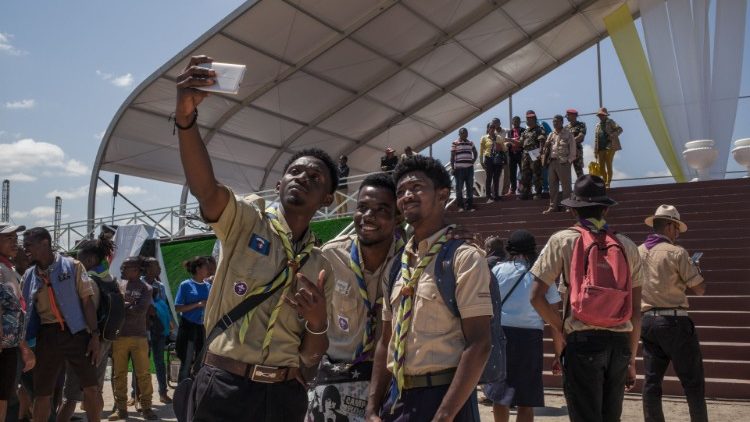 Des scouts sur le lieu du rassemblement dans lequel sont attendus 800 000 jeunes Malgaches autour du Pape François, le week-end des 7 et 8 septembre.