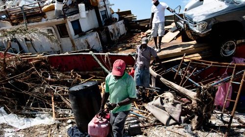 Bahamas: oltre 40 le vittime dell'uragano Dorian, si cercano i dispersi