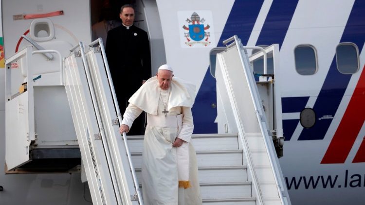 Pope Francis arrives in Antananarivo 