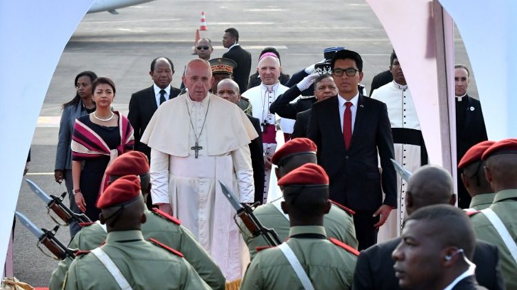 Papa Francisko tayari amewasili nchini Madagascar kuendelea na hija yake inayoongozwa na kauli mbiu "Mpanzi wa amani na matumaini"