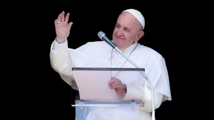 Papa Franjo nakon molitve Anđeoskog pozdravljenja