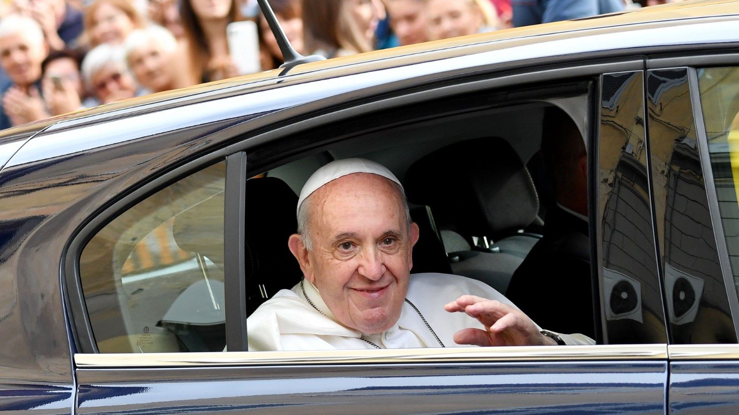 Ferenc pápa váratlan látogatást tett az új horizontok közösségnél, frosinonéban - vatican news