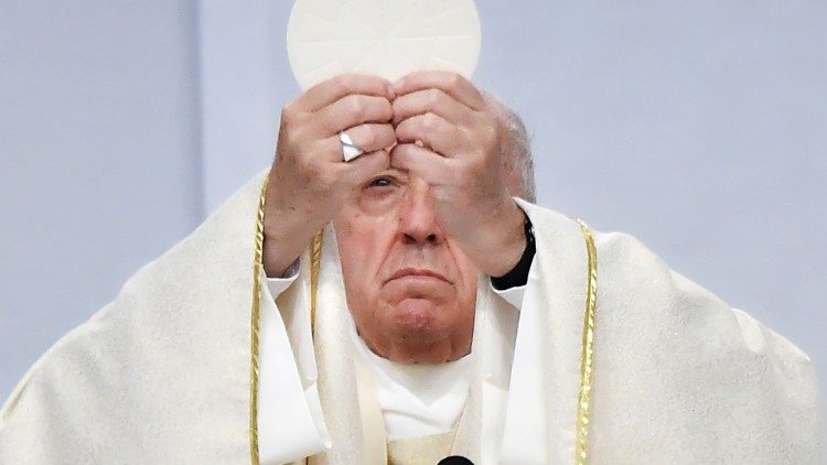Påven Franciskus firar mässan i Albano