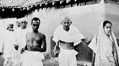L'enseignement de Gandhi né il y a 150 ans: aimer ses ennemis