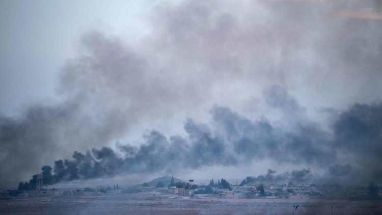 Rauch über Tal Abyad in Syrien