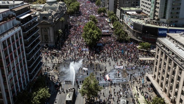 Ancora proteste a Santiago del Cile