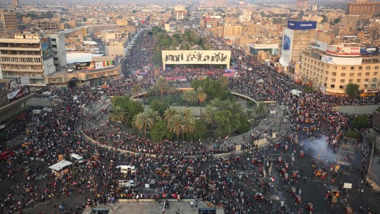 Антиправителствени демонстрации на площад Тахрир в Багдад