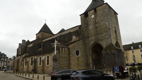 Frankreich: Advent feiern in der ausgeplünderten Kirche