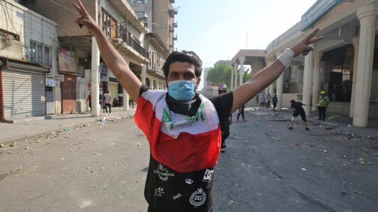 الاتحاد الأوروبي يندد باللجوء إلى القوة المفرطة ضد المتظاهرين في العراق