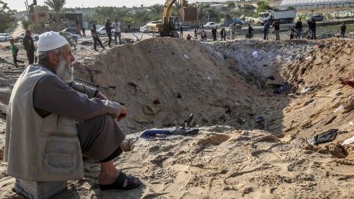 Gaza, raggiunta una fragile tregua. Il parroco: “Segno importante contro la guerra”