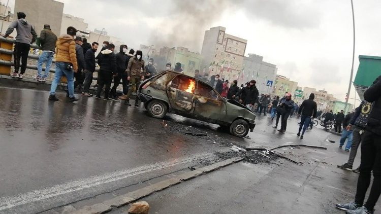 Scènes de révolte le 16 novembre en Iran à Téhéran