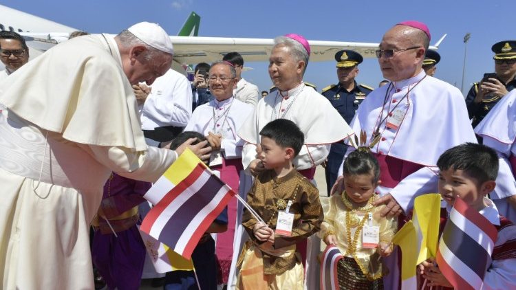 프란치스코 교황 태국 방콕에 도착