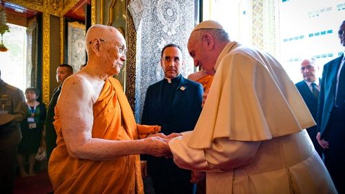 Papst an Buddhisten: Religionen als „Leuchttürme der Hoffnung“