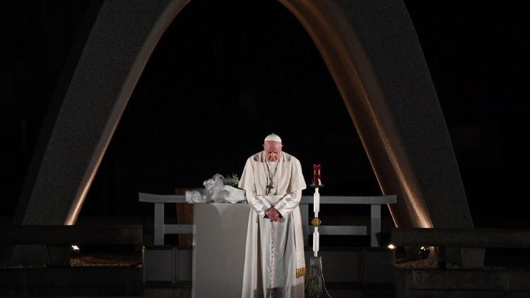 黙祷を捧げる教皇フランシスコ　広島・平和記念公園　2019年11月24日