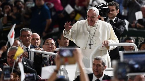 Papst bei Messe in Tokio: Vom „Ich“ zum „Wir“ übergehen