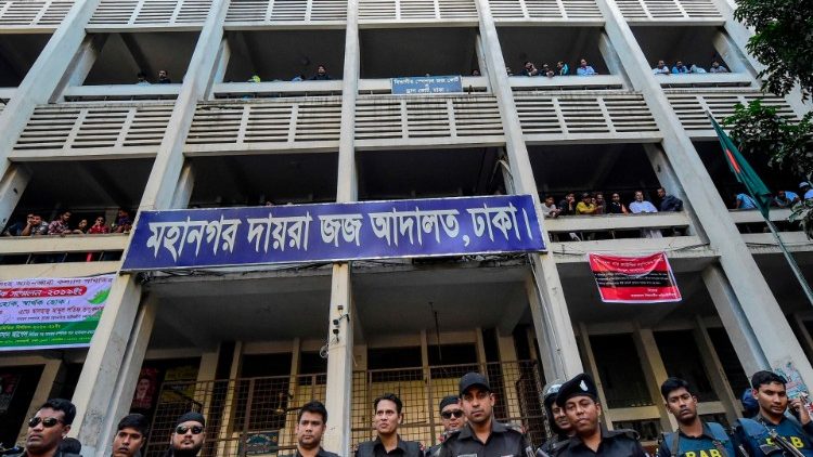Bangladesh security personnel stand guard at the Anti-Terrorism Special Tribunal of Dhaka on November 27, 2019. 
