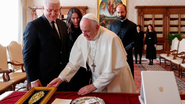 Waziri mkuu wa Montenegro Bwana  Dusko Markovic amekutana na kuzungumza na Papa Francisko mjini Vatican, Jumamosi, tarehe 14 Desemba 2019.